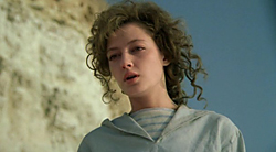 Кадр из фильма Бегущая по волнам, 2007