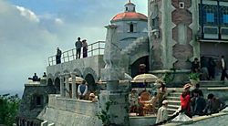 Кадр из фильма Бегущая по волнам, 2007